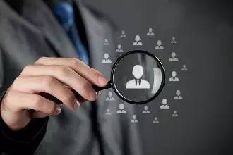 从猎狗与兔子的故事看企业管理中的激励与目标管理